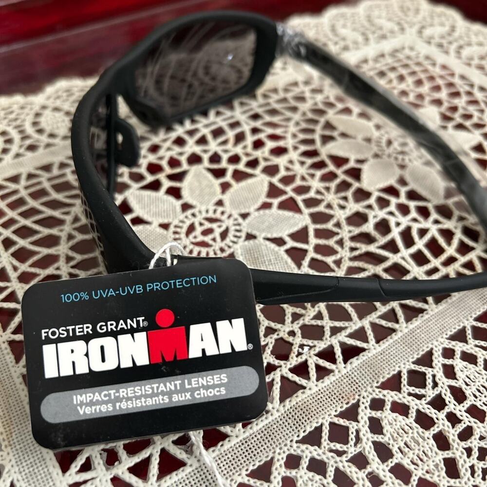 NWT Foster Grant Iron Man Sunglasses